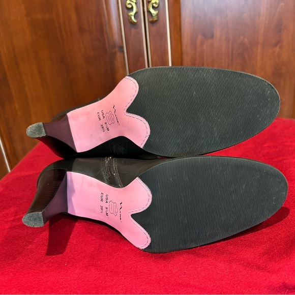 Nina Elegant Brown Knee-High Leather Boots - Picture 5 of 6